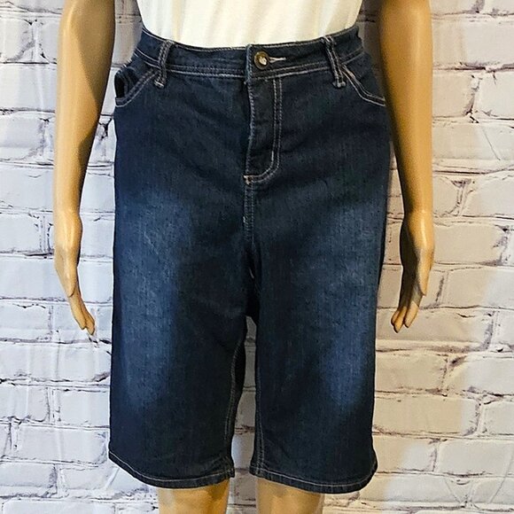 CLEO - Blue jean cotton blend shorts - Every Body style - Picture 3 of 9